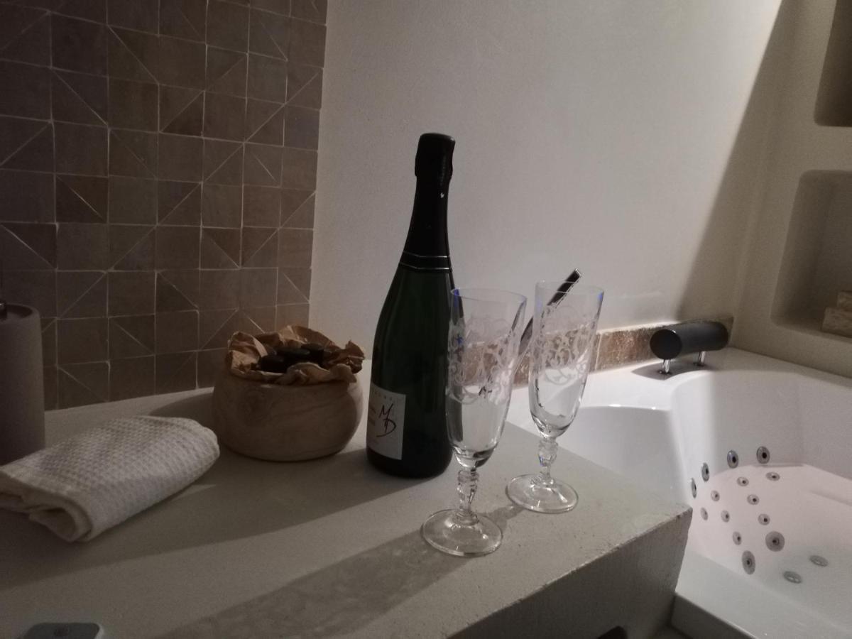 L'Autre Perle, Balneo En Supplement, Le Clos Des Perles 토르뚜르 외부 사진